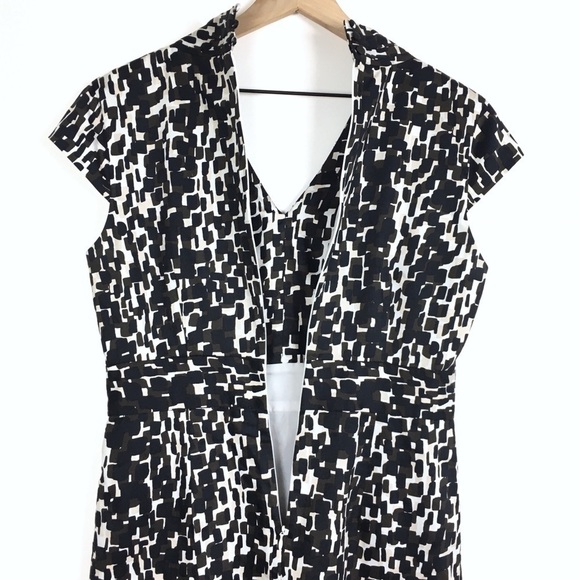 ANN TAYLOR Sheath Dress Cap Sleeve Wrap Work Fitted Geo Print V Neck Size 6 - Picture 6 of 9